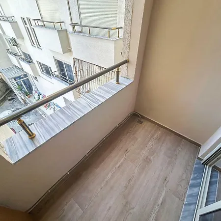 2 Bedroom Albion 1115