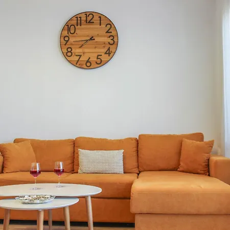 2 Bedroom Albion 1115
