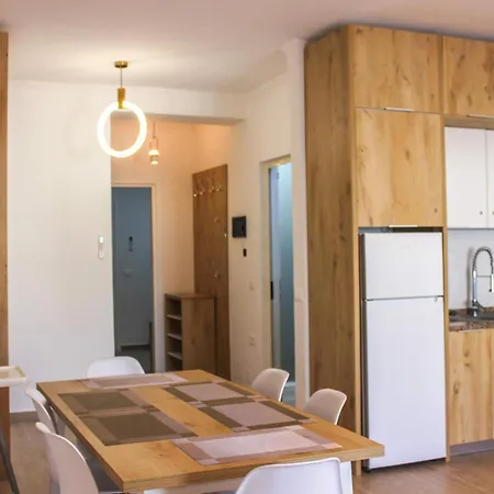 2 Bedroom Albion 1115